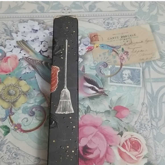 SOLD!!! Colourpop I Put A Spell On You Disney Hocus Pocus Lipstick & Liner Set! - Picture 13 of 14